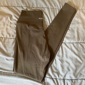Alphalete Essential Legging